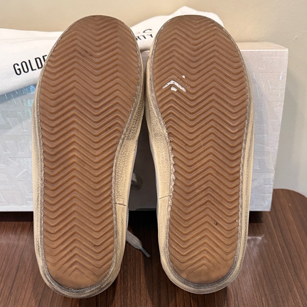 Golden Goose White Sneakers with Gray Star - Picture 5 of 8